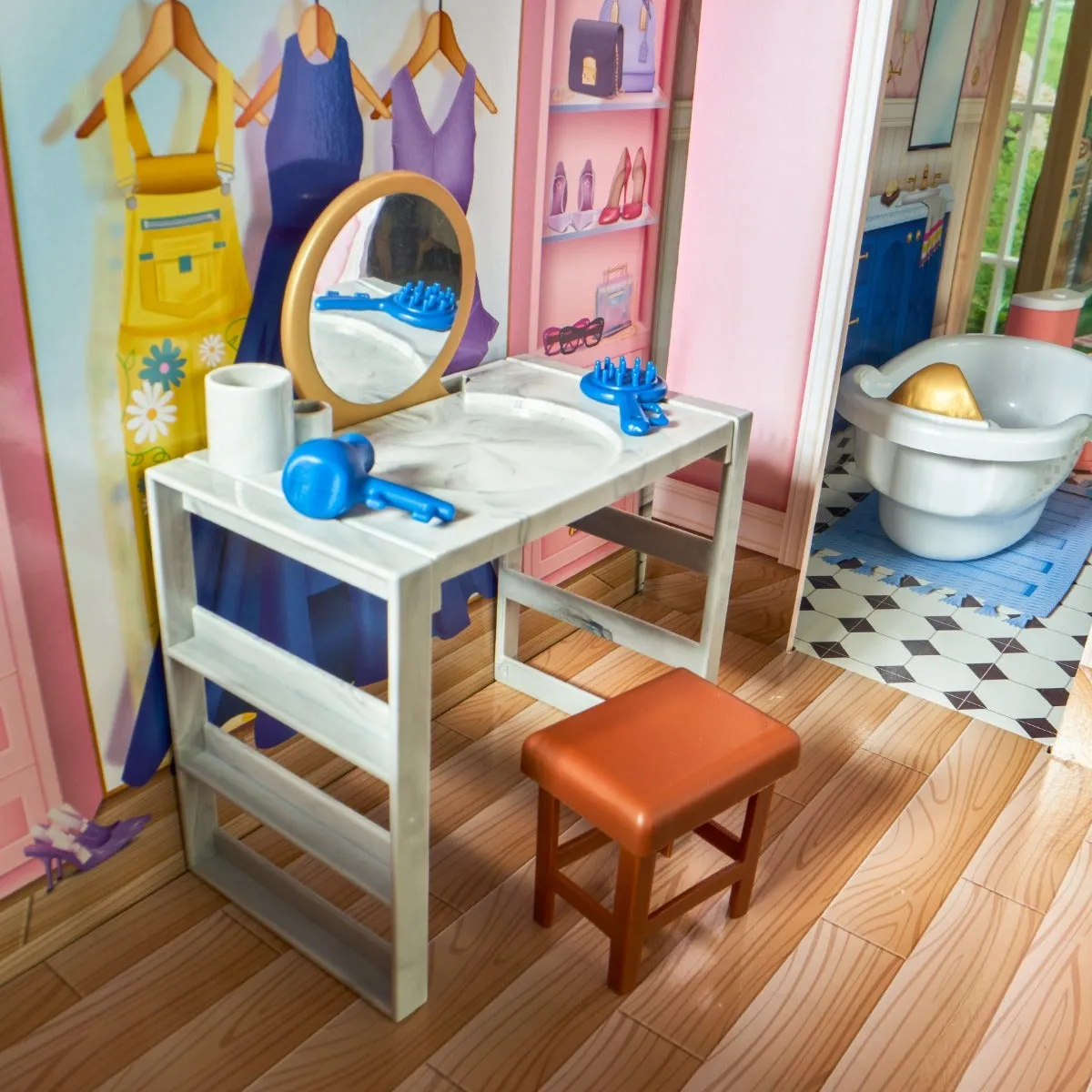 Hamptons Mansion & Pool House Dollhouse