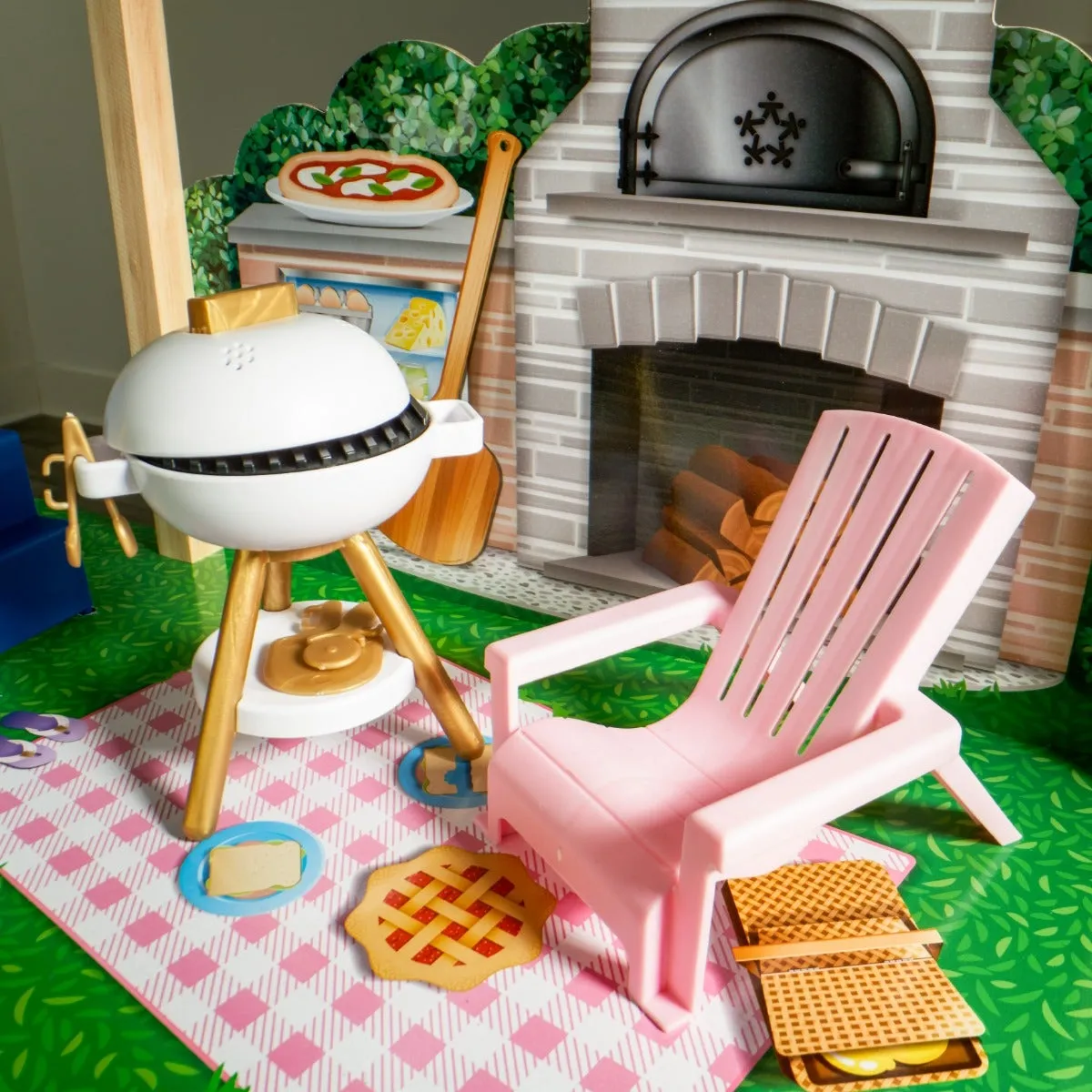 Hamptons Mansion & Pool House Dollhouse