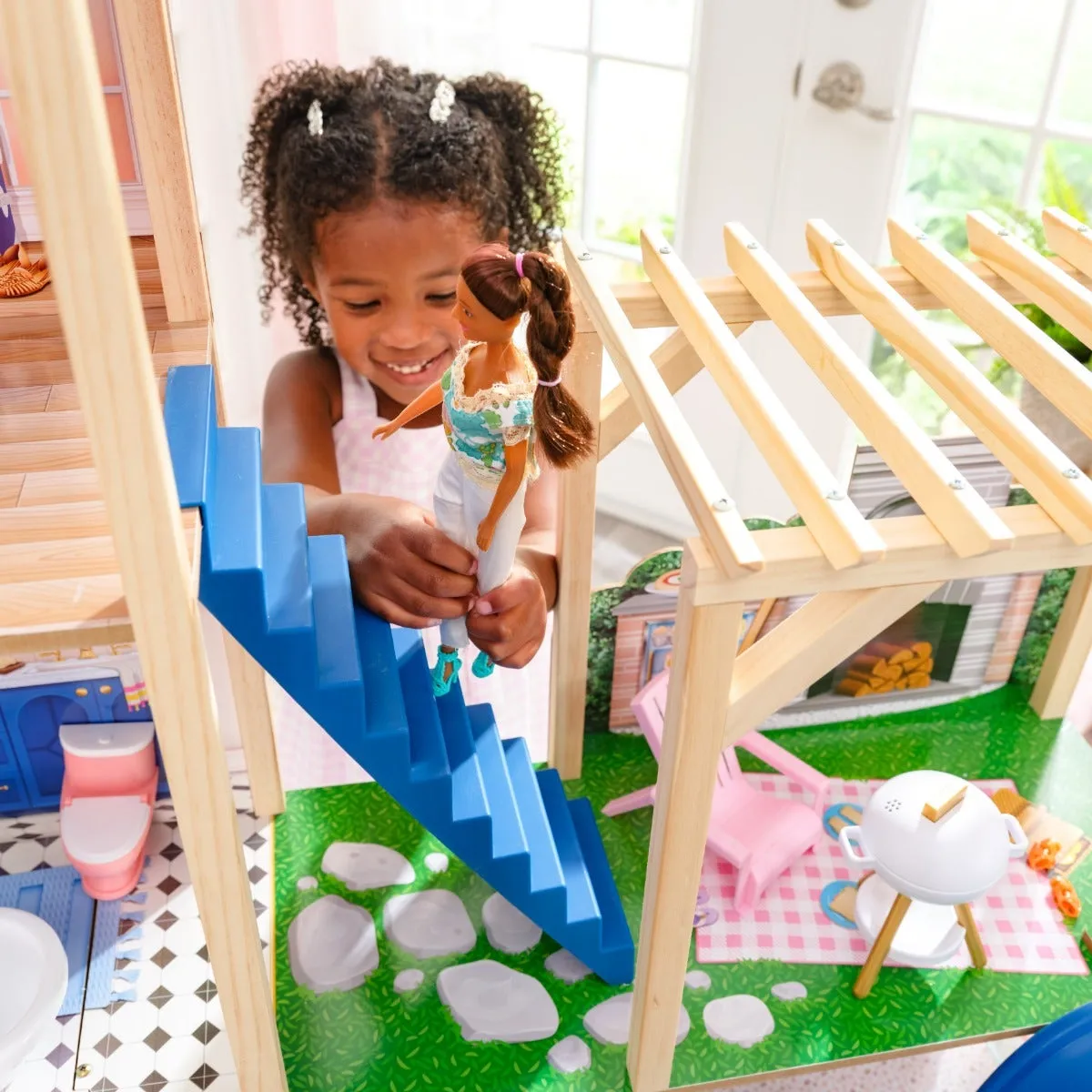 Hamptons Mansion & Pool House Dollhouse