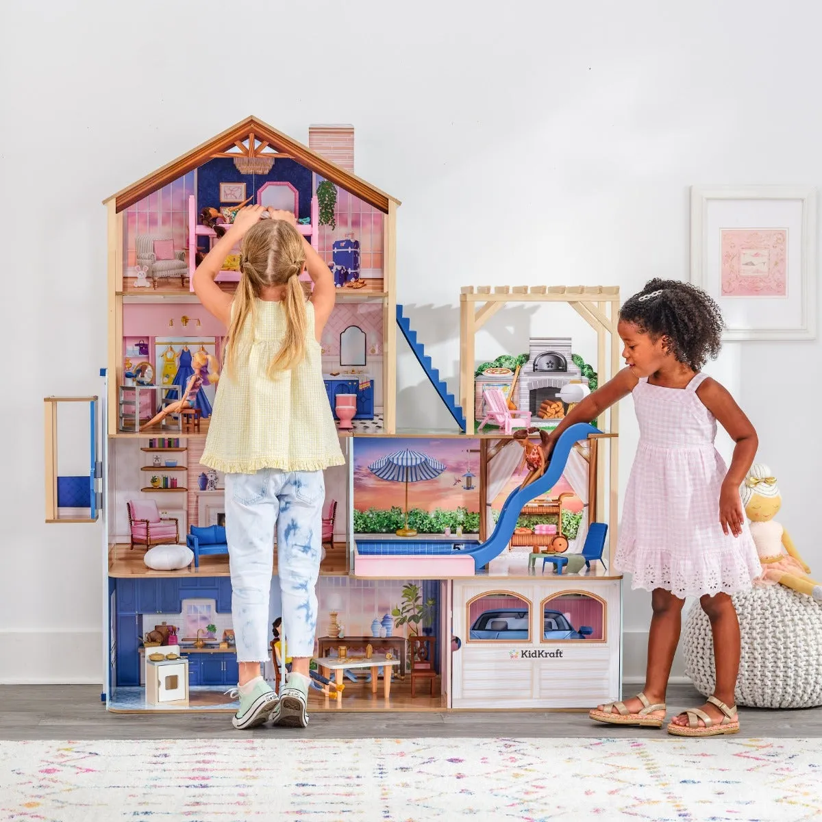 Hamptons Mansion & Pool House Dollhouse