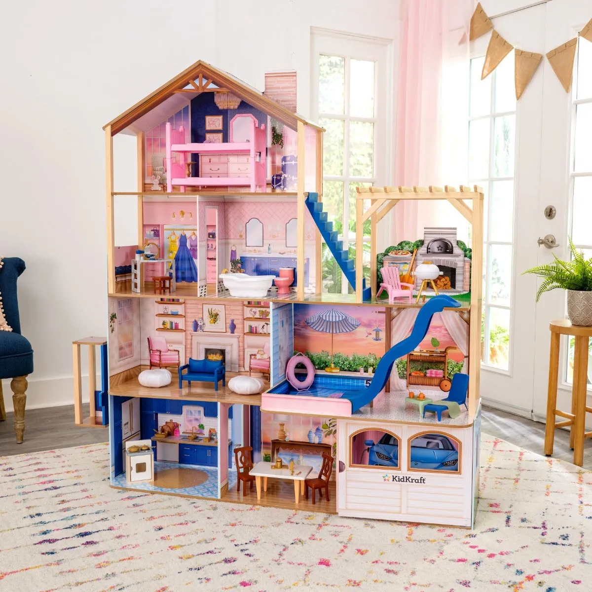 Hamptons Mansion & Pool House Dollhouse